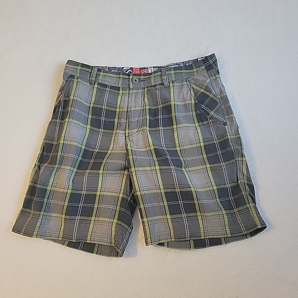Lululemon Shorts 36 Mens Green Plaid Casual Stretch Pockets Chino Modern Logo